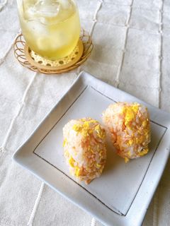 鮭たまおにぎり-レシピのメイン写真