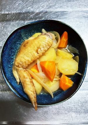 鳥手羽先の肉じゃが-レシピのメイン写真