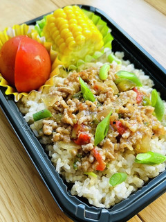 【保育所給食】パワフル夏やさい丼-レシピのメイン写真