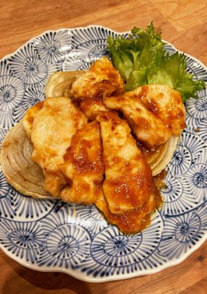 焼くだけ！柔らか鶏胸肉のマヨ味噌炒め焼き-レシピのメイン写真