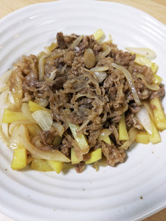 牛バラ肉とじゃがいもの炒め物-レシピのメイン写真