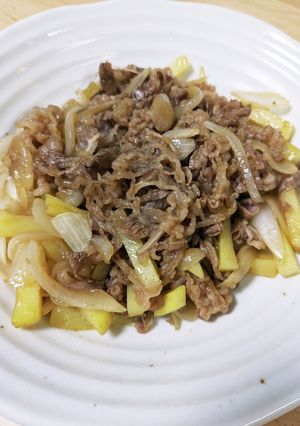 牛バラ肉とじゃがいもの炒め物-レシピのメイン写真