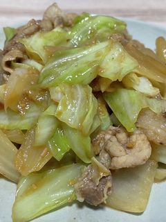 キャベツと玉ねぎと豚こまの炒め物♡-レシピのメイン写真