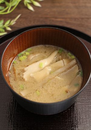 SDGs！ごぼうの皮と舞茸のお味噌汁-レシピのメイン写真