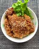 チキンソースカツ丼　タマリンドソース