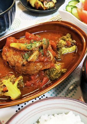 ふわふわ栄養満点！煮込みハンバーグ-レシピのメイン写真