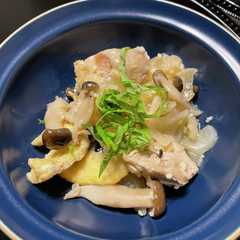 รูปของ 白ワインのお供に！鶏もも肉のガリポン炒め