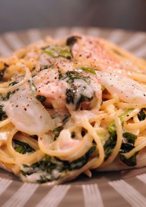 サーモンとほうれん草のクリームパスタ-レシピのメイン写真