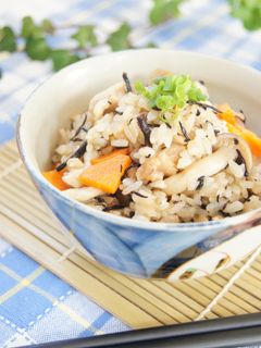 鶏ひじきの炊き込みご飯-レシピのメイン写真
