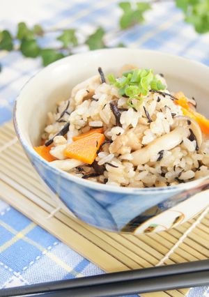 鶏ひじきの炊き込みご飯-レシピのメイン写真