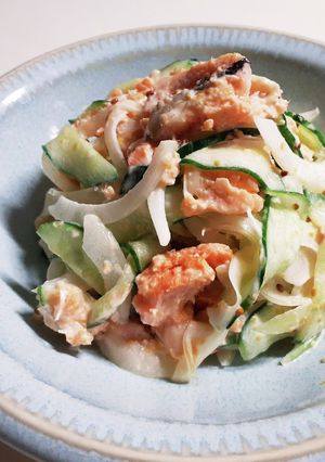鮭の中骨缶詰と玉ねぎの粒マスタードサラダ-レシピのメイン写真
