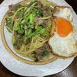 切り落とし牛タンと小ネギのニンニクパスタ