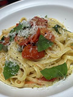 トマト、バジル、ケッパーのパスタ-レシピのメイン写真