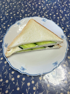 きゅうりとクリームチーズのサンドイッチ-レシピのメイン写真
