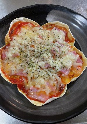 余った餃子の皮でクリスピーピザ-レシピのメイン写真