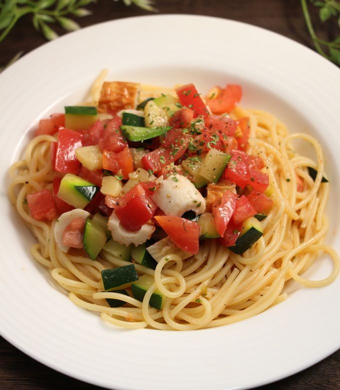 トマト&ズッキーニ 焼きズッキーニとトマトの辛子しょうゆ漬け - 日の出みりん｜食を豊か