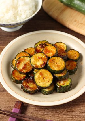 食材1つ【ズッキーニの甘辛焼き】旨さ衝撃-レシピのメイン写真