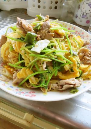 豚肉と香菜と青唐でトウモロコシ麺焼きそば-レシピのメイン写真