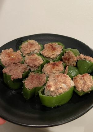 輪っかぴーまんの肉詰め-レシピのメイン写真