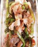 豚ばら肉とピーマン塩昆布炒め