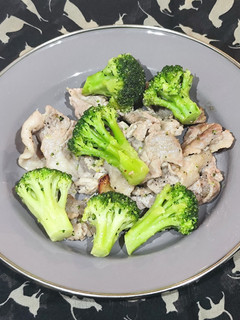 豚肉とブロッコリーのレモンガーリック炒め-レシピのメイン写真