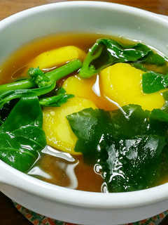 つる菜とインカのめざめのお味噌汁-レシピのメイン写真