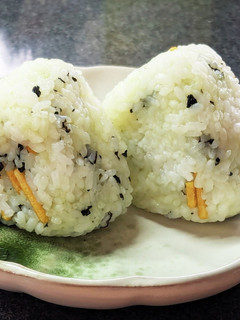 しっかり味!紫蘇とお茶漬けの素のおにぎり-レシピのメイン写真