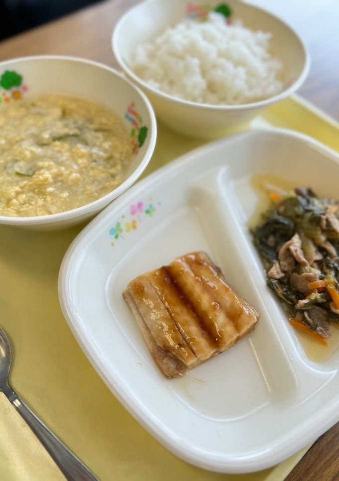 太刀魚のかば焼き丼　河内長野市学校給食-レシピのメイン写真