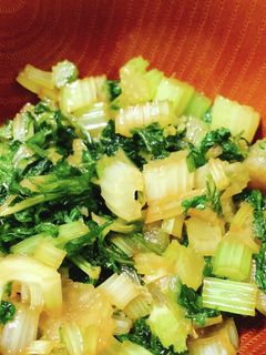 セロリ葉っぱの炒め物-レシピのメイン写真
