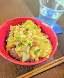 豚肉と卵と天かすを使ったたぬき丼
