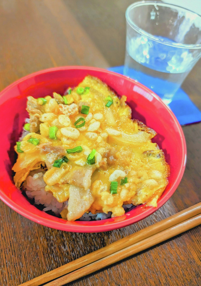 豚肉と卵と天かすを使ったたぬき丼-レシピのメイン写真