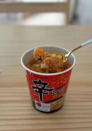 カップ辛ラーメンアレンジ-レシピのメイン写真