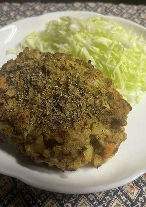カレーをぎゅっとしたようなハンバーグ-レシピのメイン写真