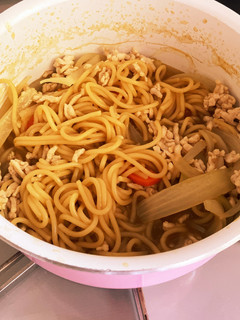 ワンパンでカレーうどん風パスタ!-レシピのメイン写真