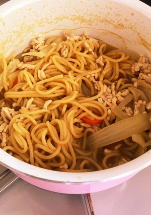 ワンパンでカレーうどん風パスタ!-レシピのメイン写真