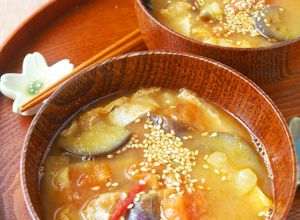 旨味ぎっしり♡トマトとナスの味噌汁-レシピのメイン写真