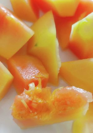 パパイヤを生で食べて栄養とるよ！-レシピのメイン写真