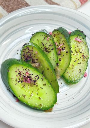 すぐ食べられる☆きゅうりとゆかりの浅漬け-レシピのメイン写真