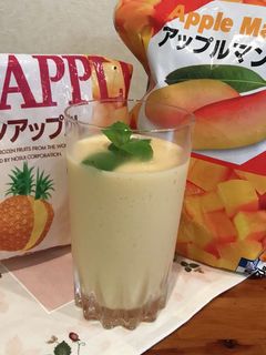 パインとマンゴーのトロピカルスムージー-レシピのメイン写真