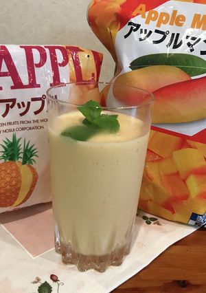 パインとマンゴーのトロピカルスムージー-レシピのメイン写真