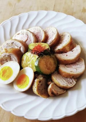 梅肉旨鶏ももチャーシュー☆簡単ズッキーニ-レシピのメイン写真
