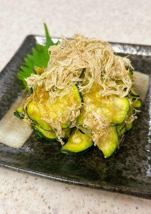 昆布茶もみズッキーニのとろろ昆布和え-レシピのメイン写真