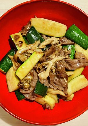 牛肉とズッキーニのオイスターソース炒め-レシピのメイン写真