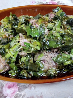 鶏レバーとニンニクの茎の塩炒め-レシピのメイン写真