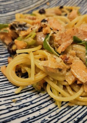 鮭ときのこと長ねぎの味噌クリームパスタ-レシピのメイン写真