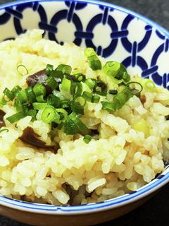 茄子大量消費!鰹節の茄子の味噌炊込みご飯-レシピのメイン写真