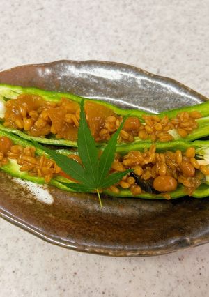 万願寺とうがらしは生がうまい♪味噌のせ-レシピのメイン写真