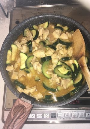 鶏ももとズッキーニのマヨカレー-レシピのメイン写真