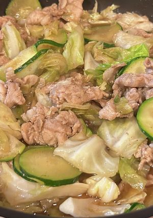 余った市販のたれで♪豚肉とキャベツの旨煮-レシピのメイン写真