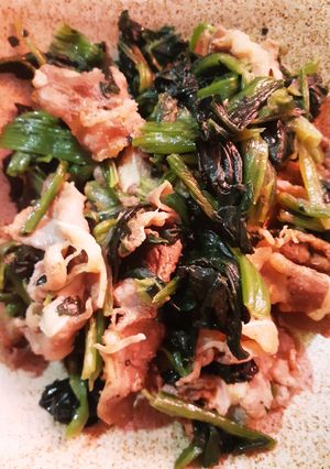 簡単★冷凍ほうれん草と牛バラ肉の炒め物-レシピのメイン写真